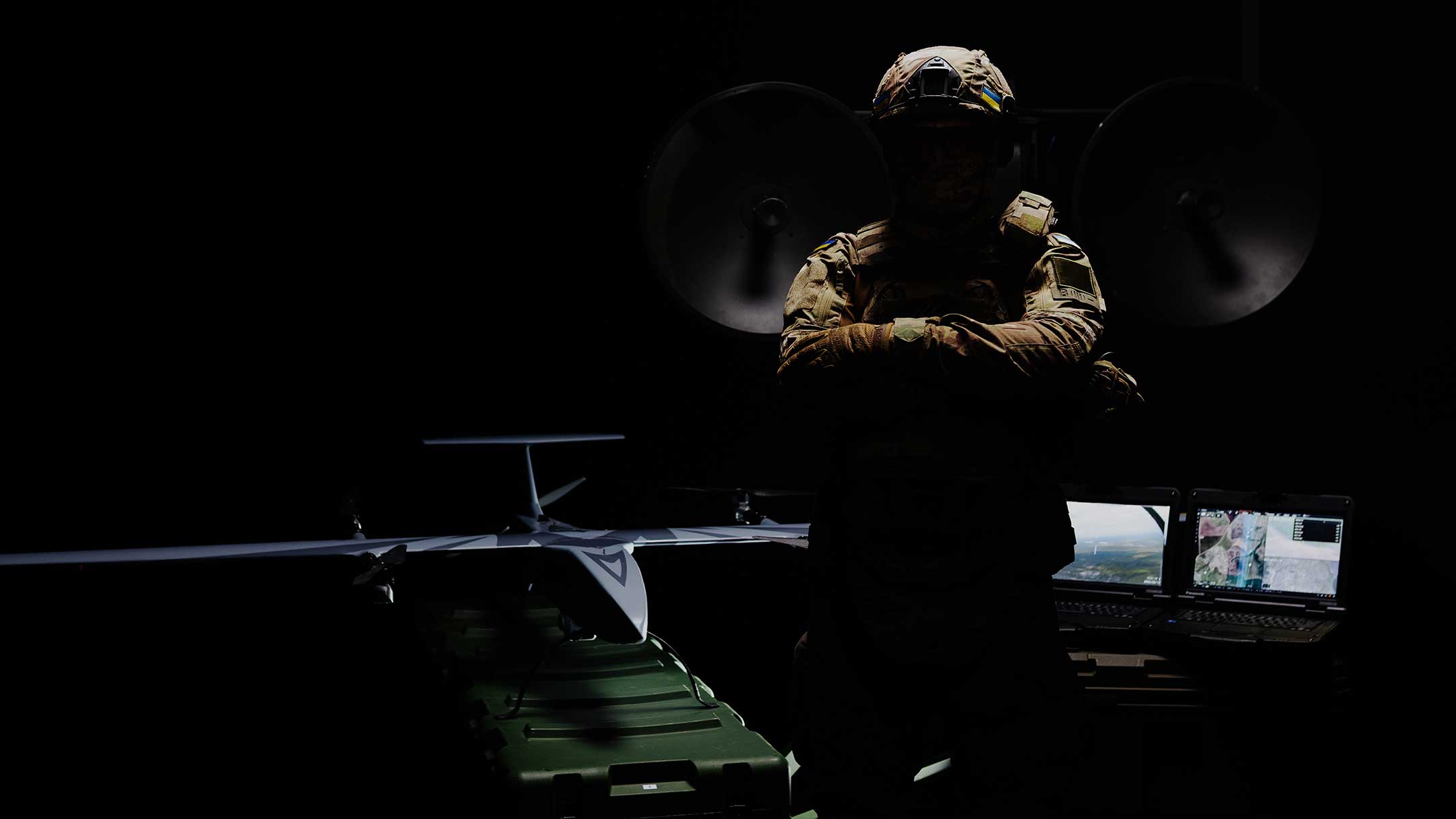 Оператор БПЛА з параболічними антенами — рівень доступу